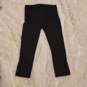 Fabletics Black Cropped Leggings